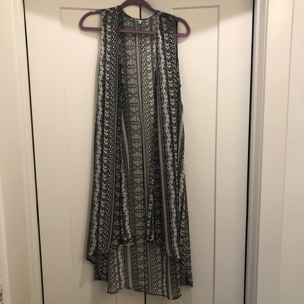 Black and white tribal pattern long Shaw